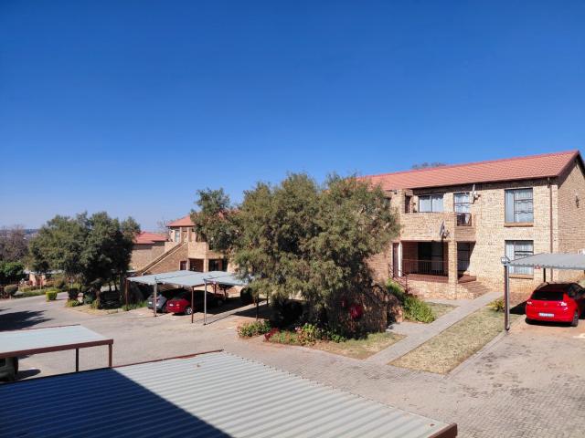 Apartment for rent in Wilgeheuwel, Roodepoort