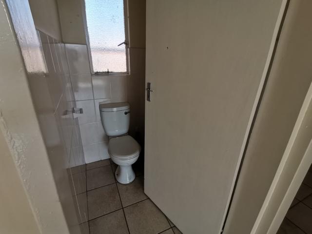 Apartment for rent in Mohlakeng, Gauteng