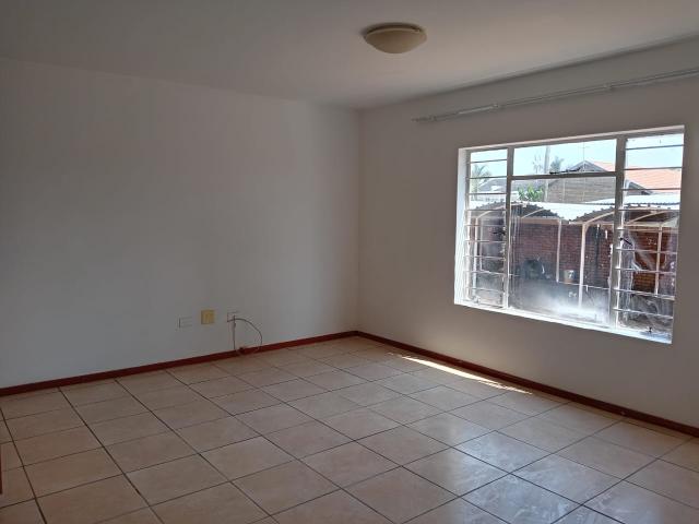 Apartment for rent in Mohlakeng, Gauteng