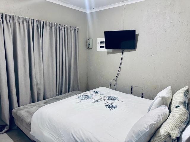 Apartment for rent in Mohlakeng, Gauteng