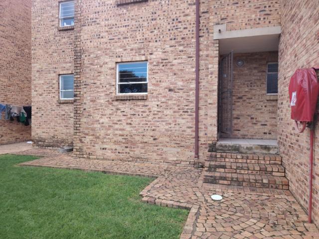 Apartment for rent in Nooitgedacht, Gauteng