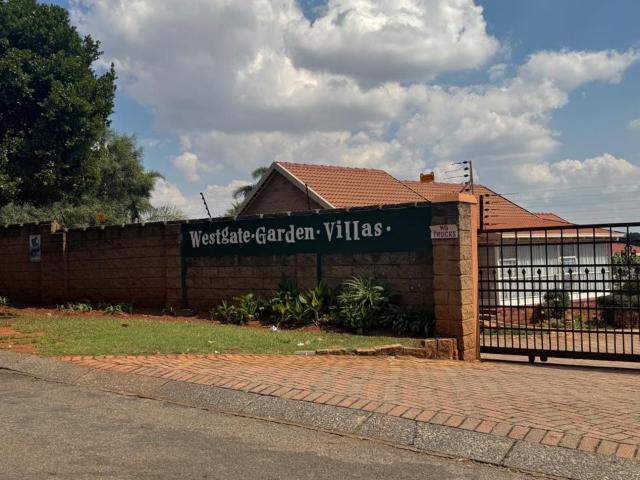 Apartment for rent in Roodepoort-Noord, Roodepoort