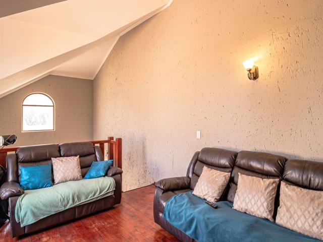 Apartment for rent in Paulshof, Alexandra