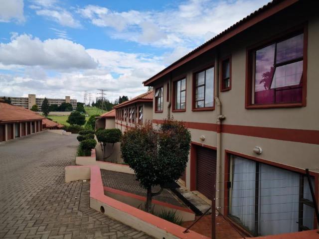 Apartment for rent in Pioneer Park, Newcastle Local Municipality
