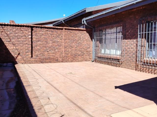 Apartment for rent in Postmasburg, Northern Cape