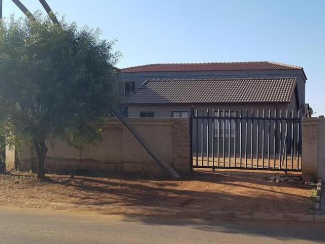 Apartment for rent in Protea Glen, Soweto