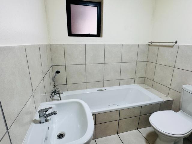 Apartment for rent in Crystal Park, City of Ekurhuleni Metropolitan Municipality