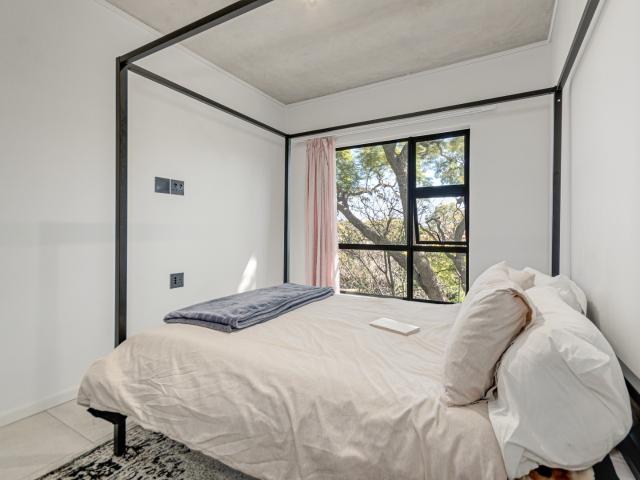 Apartment for rent in Waverley, Johannesburg