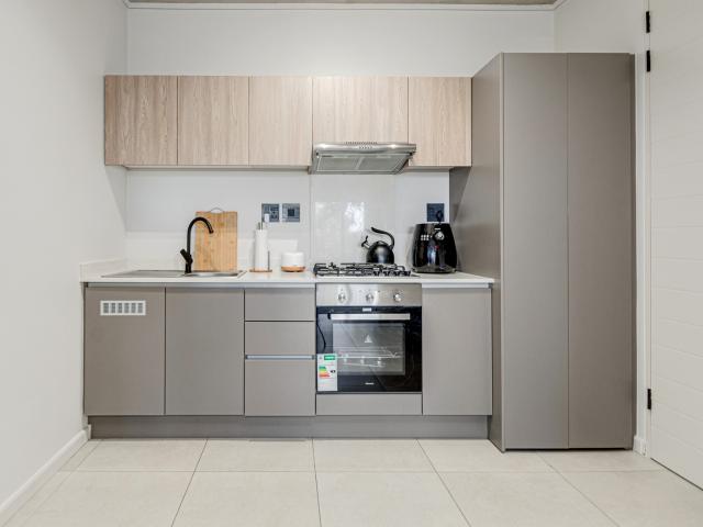 Apartment for rent in Waverley, Johannesburg