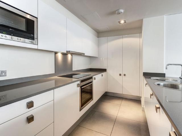 Apartment for rent in Brompton, Greater London
