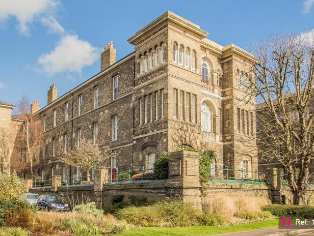 Apartment for rent in Victoria, Greater London