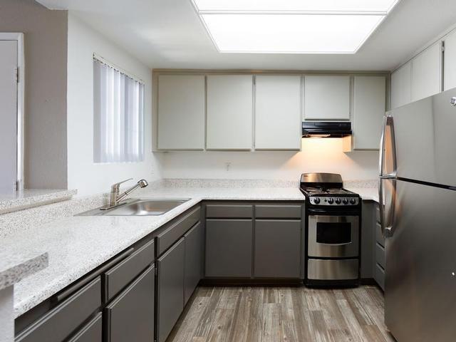 Apartment for rent in Santa Fe Springs, California