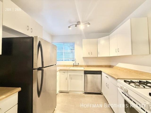 Apartment for rent in Canoga Park, California