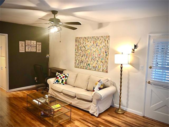 Apartment for rent in North Hollywood Neighborhood Council District, Los Angeles