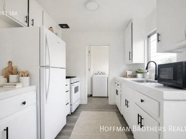 Apartment for rent in Canoga Park, California