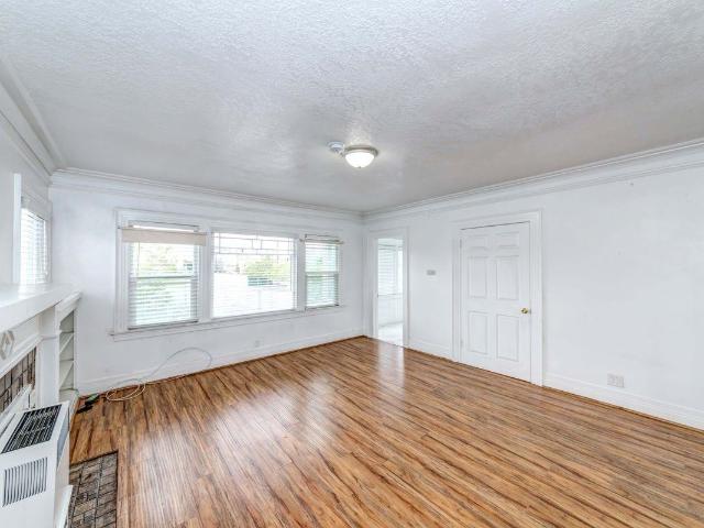 Apartment for rent in Canoga Park, California