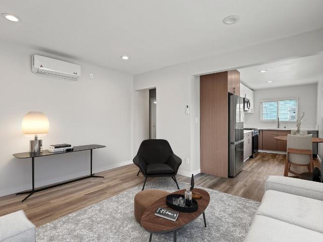 Apartment for rent in Canoga Park, California