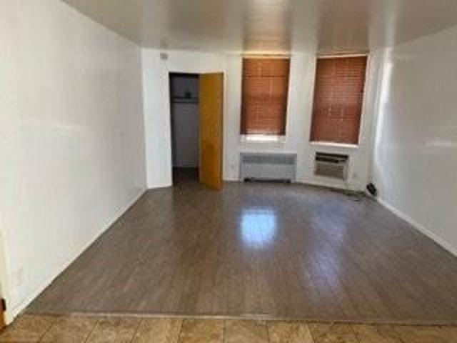 Apartment for rent in Arverne, New York