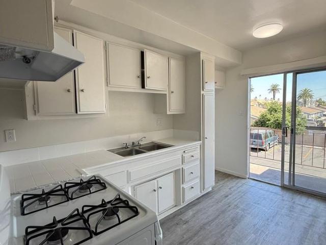 Apartment for rent in Paramount, California