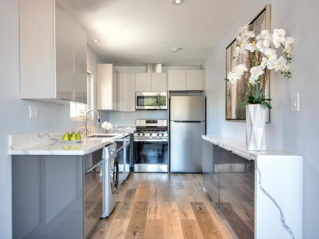 Apartment for rent in Canoga Park, California