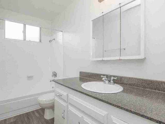 Apartment for rent in Tustin, California