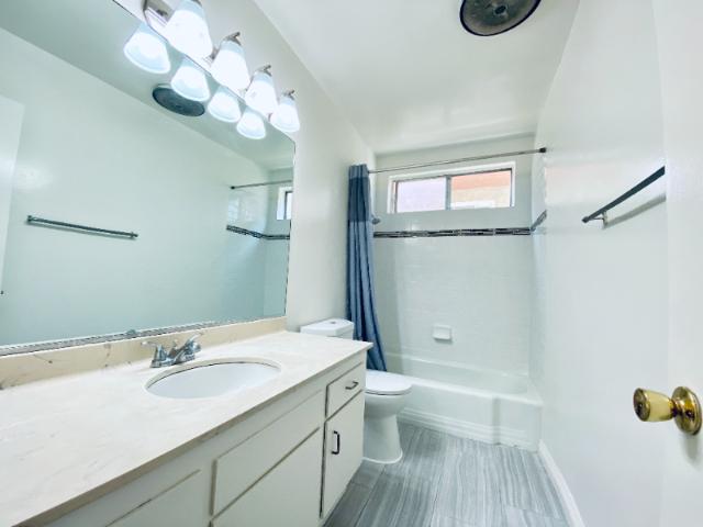 Apartment for rent in Canoga Park, California