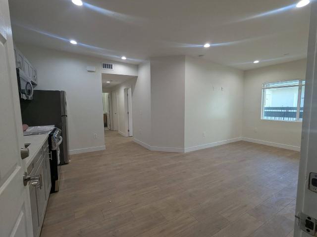 Apartment for rent in Canoga Park, California