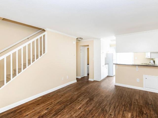 Apartment for rent in Corona Del Mar, California