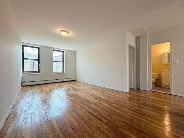 Apartment for rent in Arverne, New York