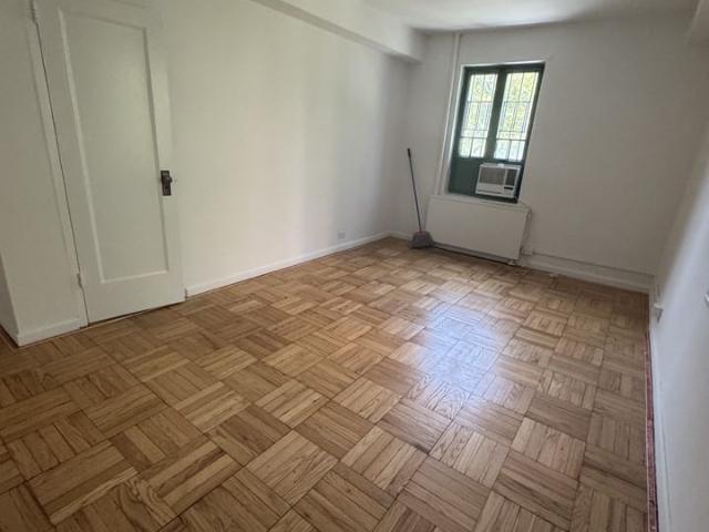 Apartment for rent in Arverne, New York