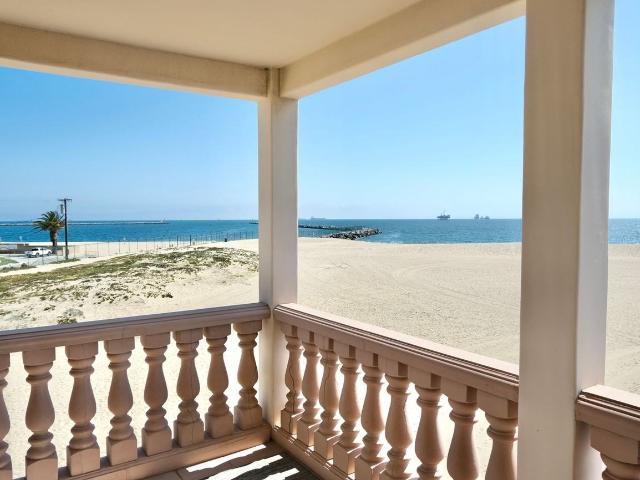 Apartment for rent in Seal Beach