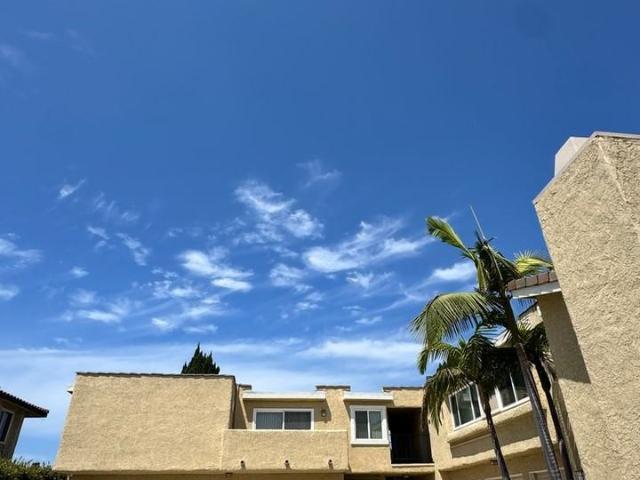 Apartment for rent in Huntington Beach, California