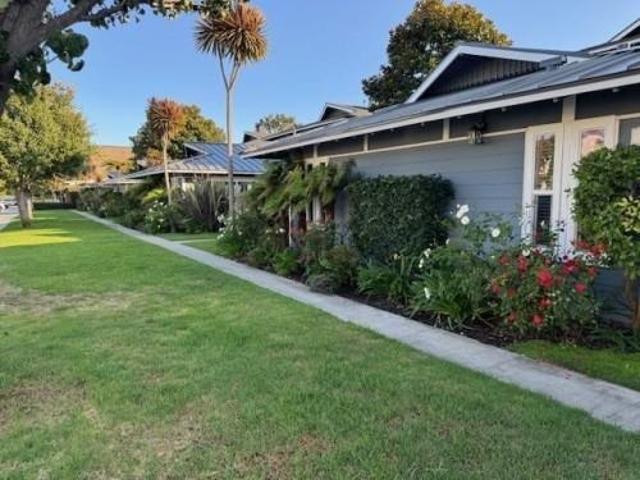 Apartment for rent in Corona Del Mar, California