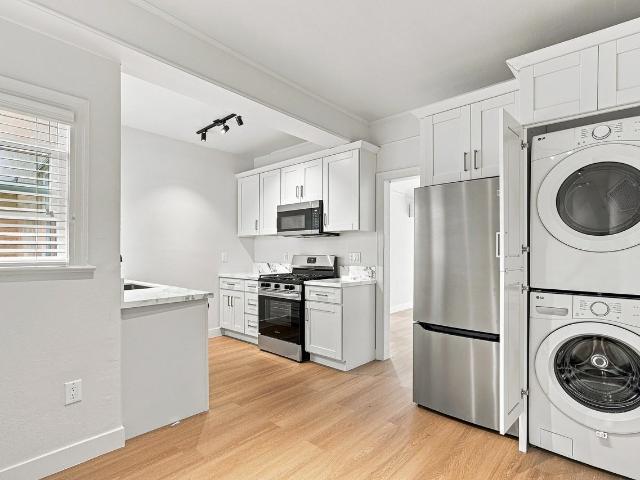 Apartment for rent in Canoga Park, California
