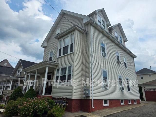 Apartment for rent in East Providence, Rhode Island