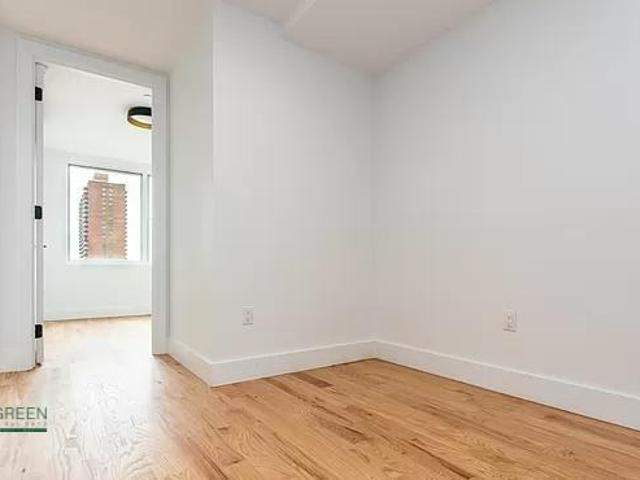 Apartment for rent in Arverne, New York