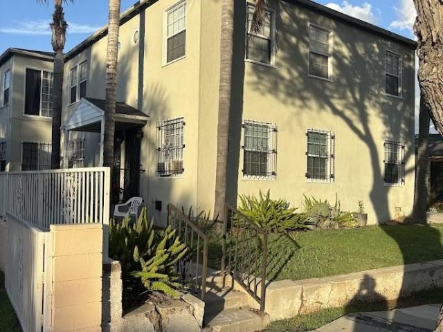 Apartment for rent in Canoga Park, California
