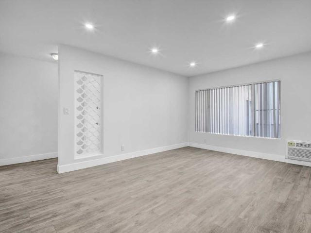 Apartment for rent in Canoga Park, California