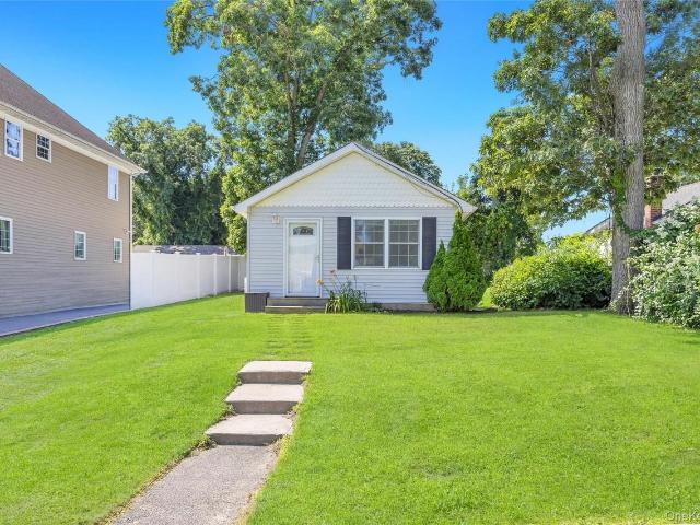 Apartment for rent in Centereach, New York