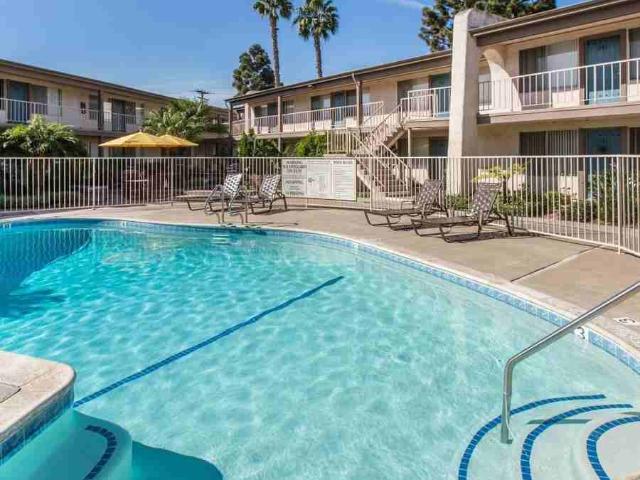 Apartment for rent in Huntington Beach, California