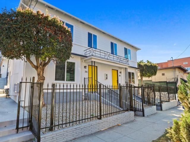 Apartment for rent in Canoga Park, California