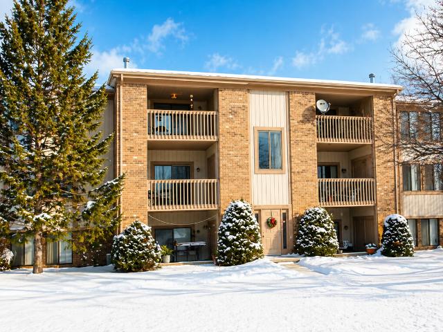Apartment for rent in Commerce Township, Michigan