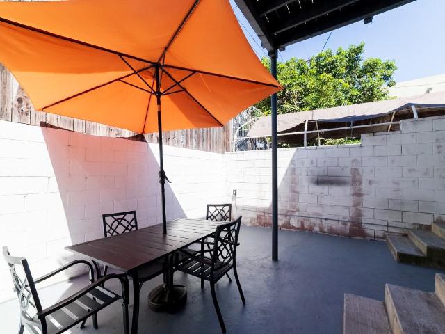Apartment for rent in Canoga Park, California