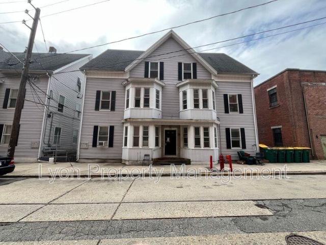 Apartment for rent in Woonsocket, Rhode Island