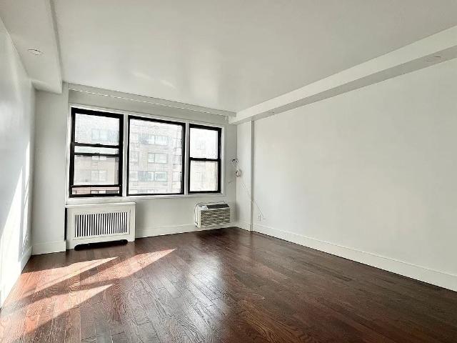 Apartment for rent in Arverne, New York