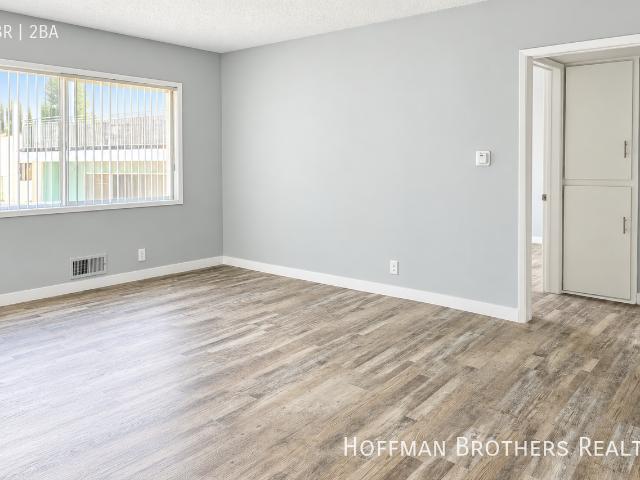 Apartment for rent in Canoga Park, California