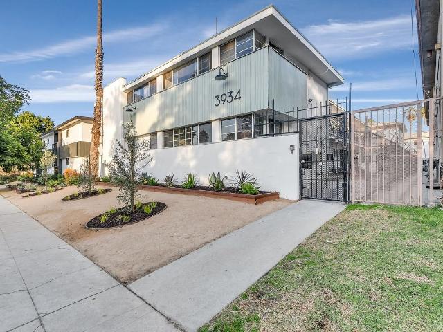 Apartment for rent in Canoga Park, California