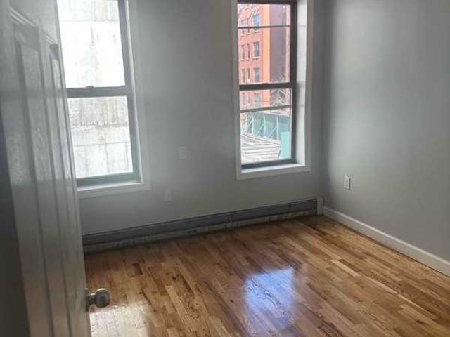 Apartment for rent in The Bronx, Arverne