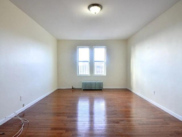 Apartment for rent in Arverne, New York