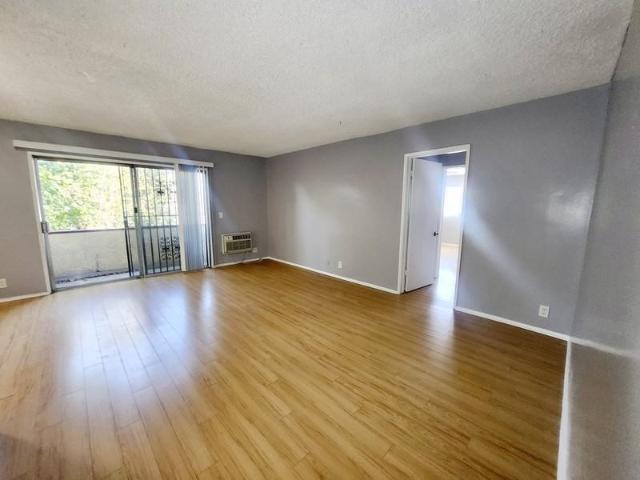 Apartment for rent in Canoga Park, California